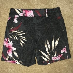 White House Black Market Shorts size 00 BRAND NEW W/ Ticket